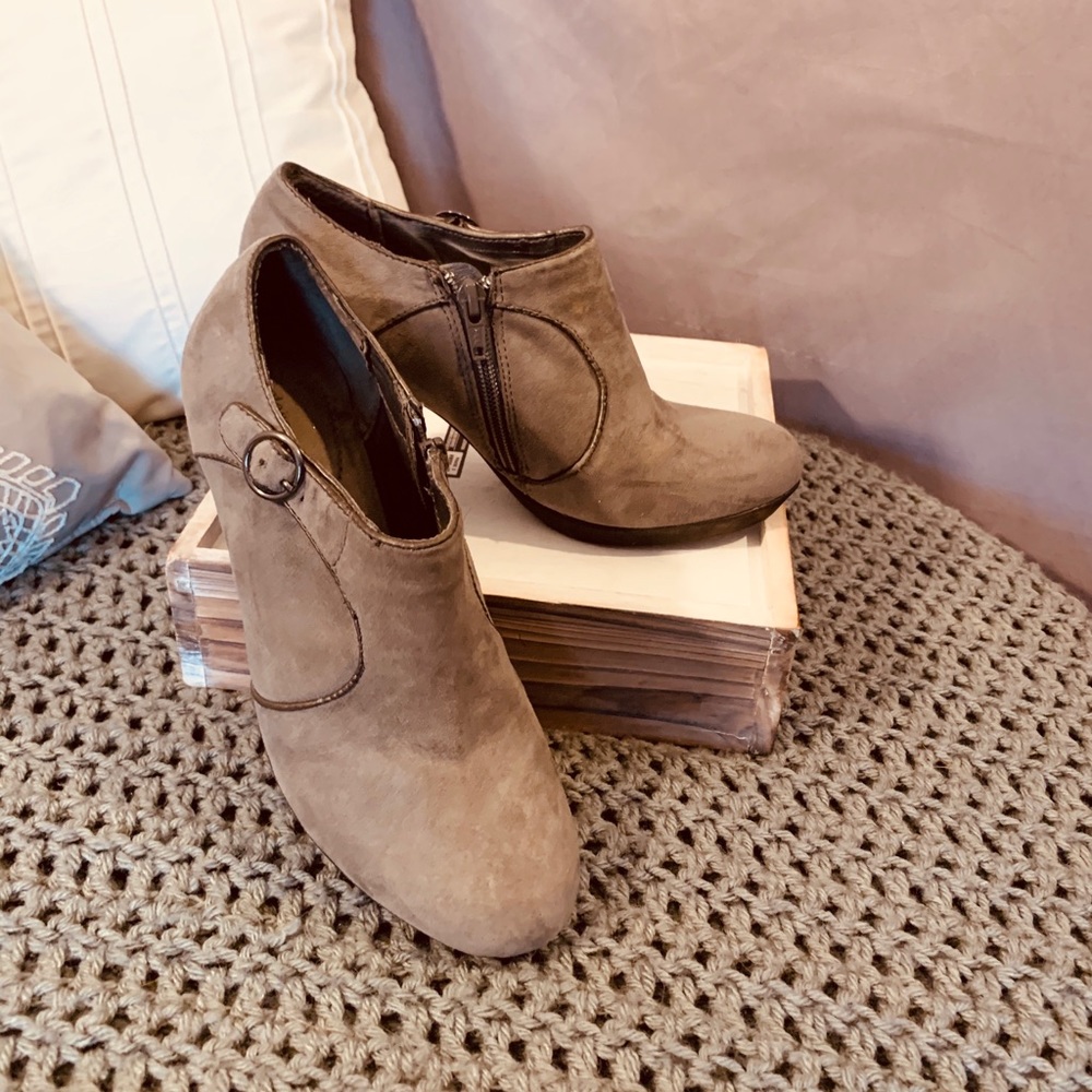 Grey booties - Picture 3 of 7